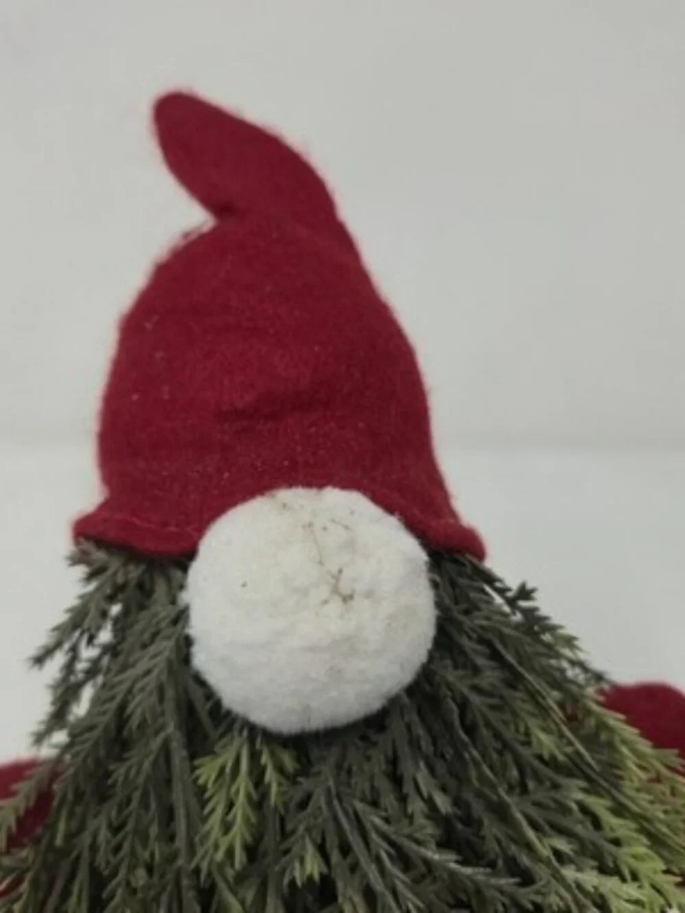​Ganz Christmas Gnome Shelf Sitter Red Striped Dangle Legs Pine Needle Beard